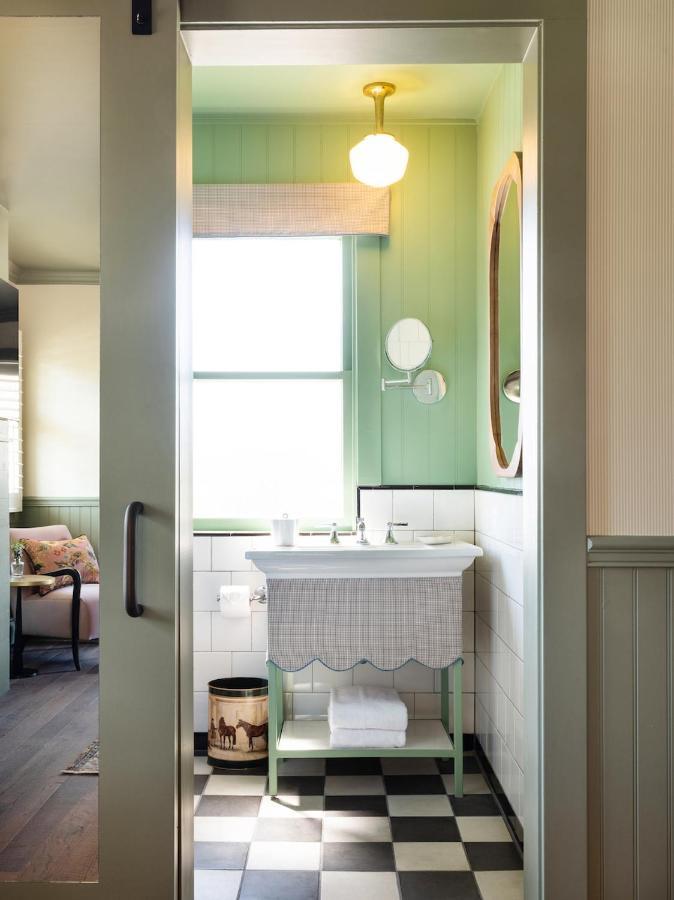 Le Petit Pali At 8th Ave 4*